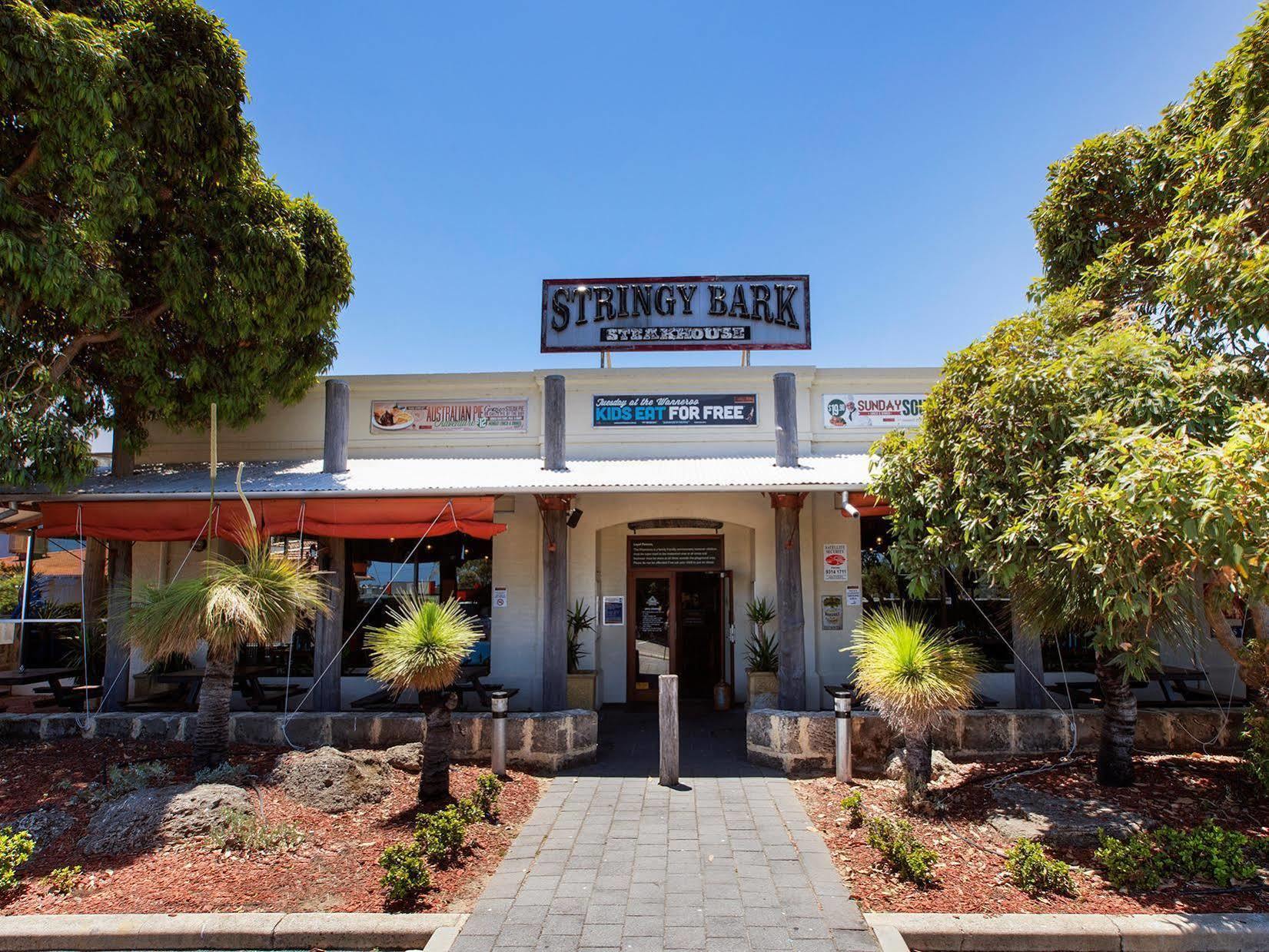Nightcap At Wanneroo Tavern Bagian luar foto