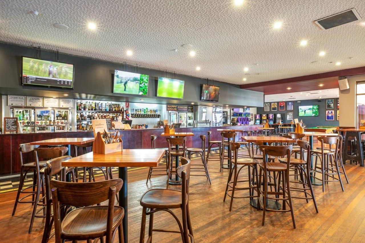 Nightcap At Wanneroo Tavern Bagian luar foto
