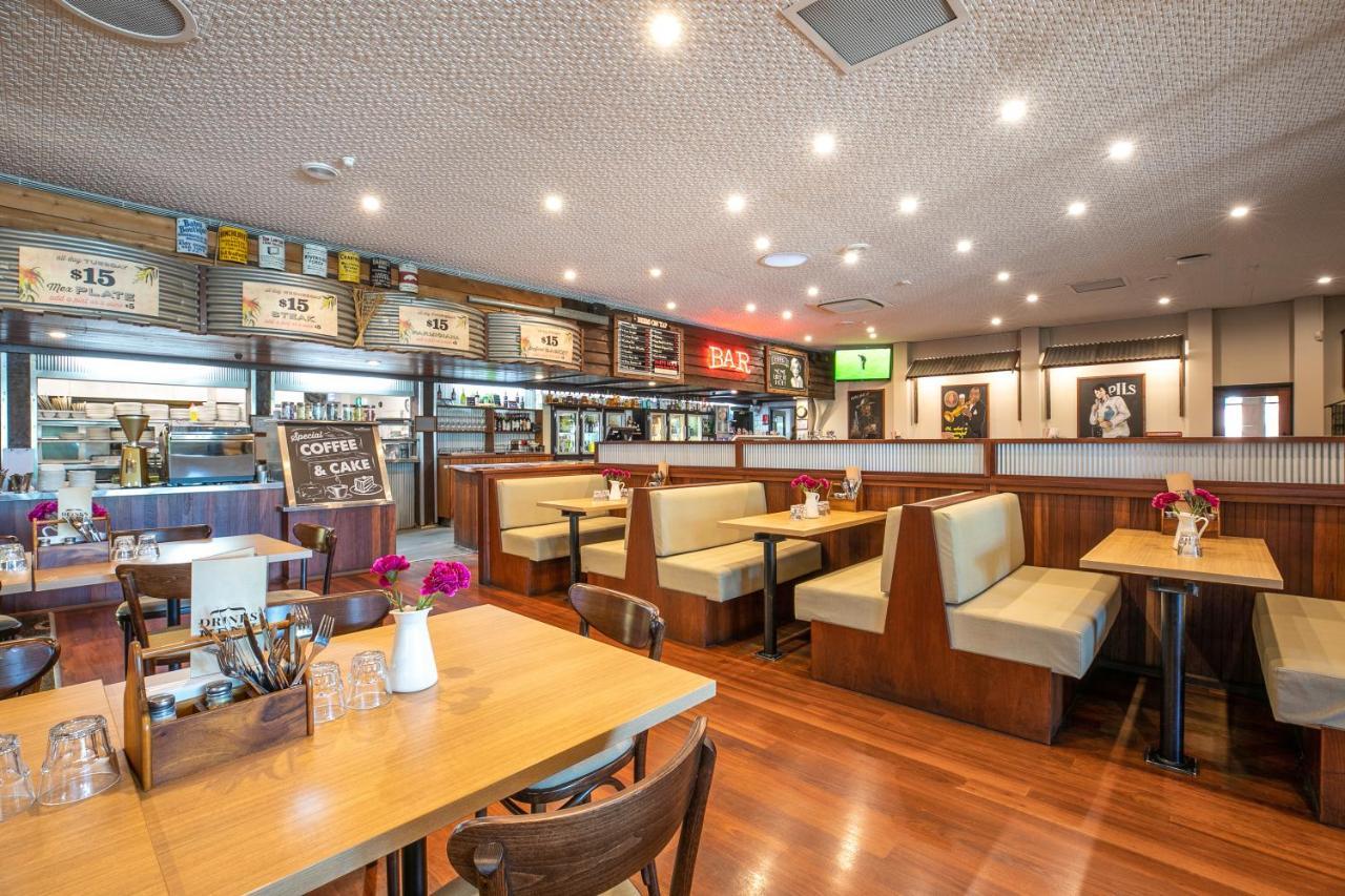 Nightcap At Wanneroo Tavern Bagian luar foto